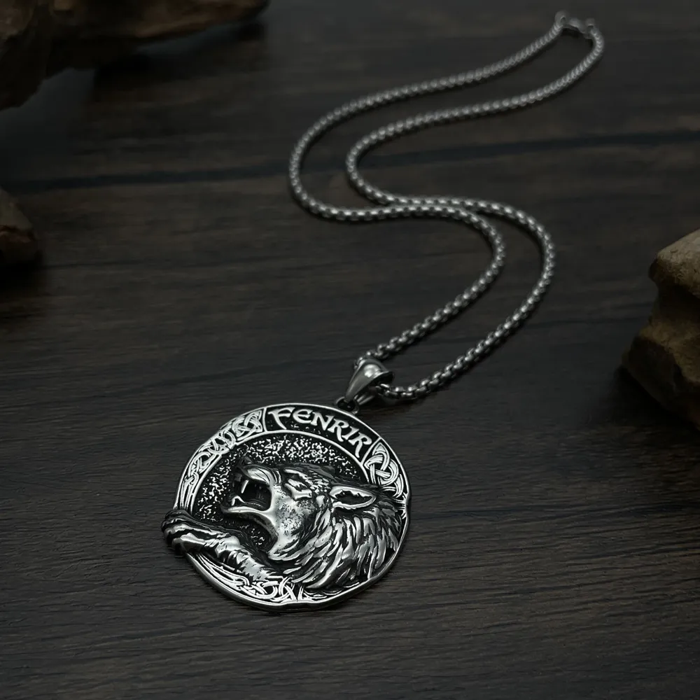 COLLAR CADENA DE ACERO INOXIDABLE CON DIJE DE LOBO - Imagen 3