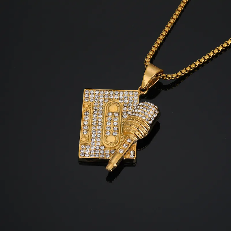 COLLAR DE ACERO TITANIO CON DIJE DE CASSETTE Y MICROFONO - Imagen 3