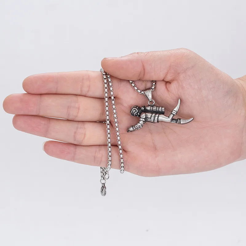 COLLAR CADENA DE ACERO TITANIO CON DIJE DE BUZO - Imagen 4